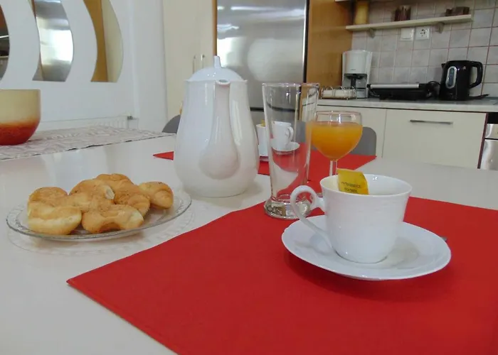 Eleni's Place * Naxos City