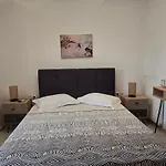 Eleni's Place דירה *