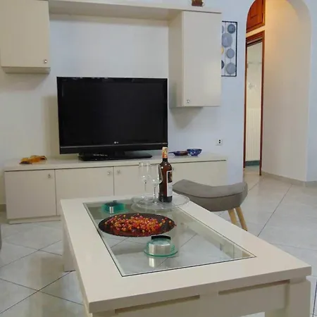Eleni's Place Apartment