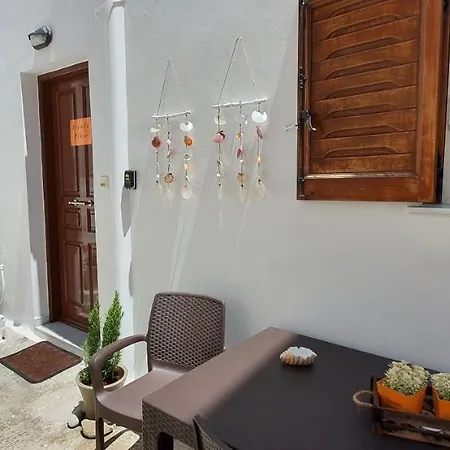 Eleni's Place Naxos City